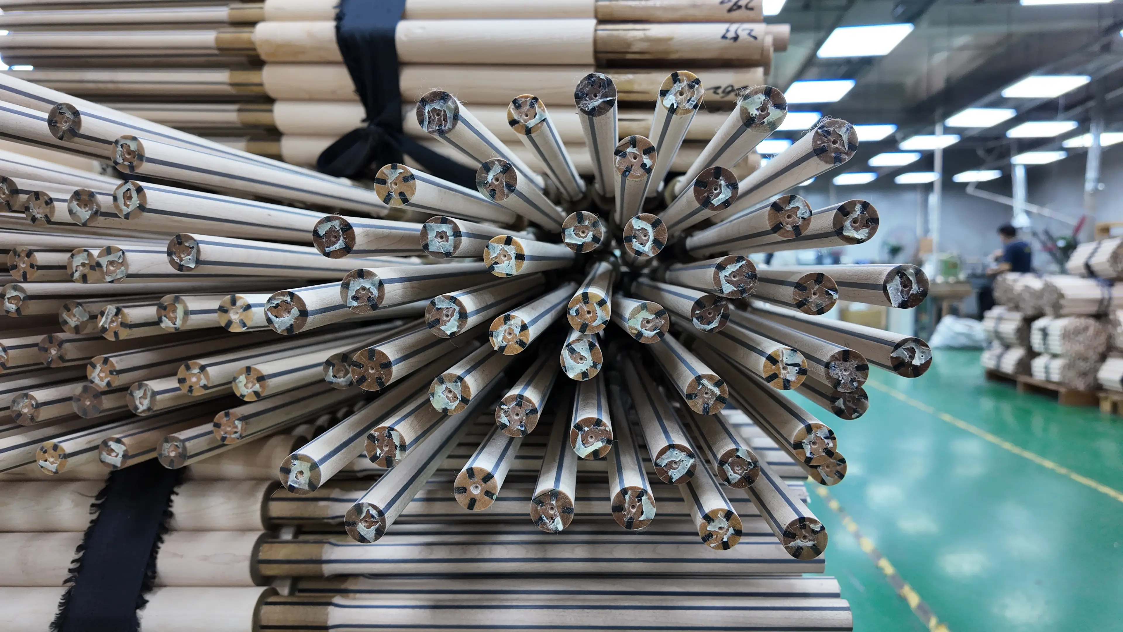 台球杆价格差异_高端台球杆材料工艺_碳纤维台球杆